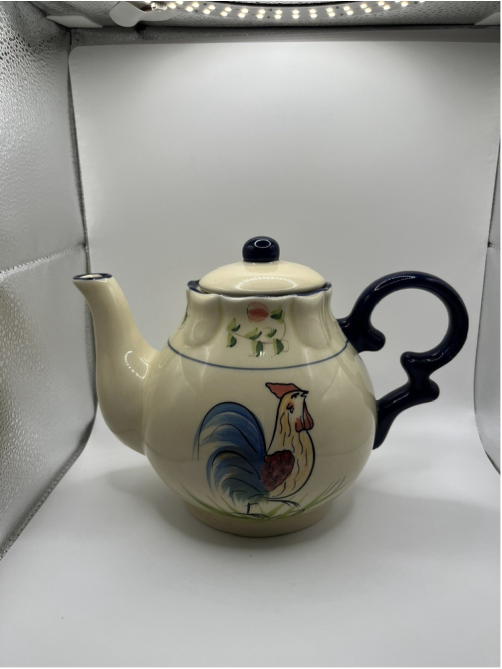 Cracker Barrel ~ Rooster Tea Pot ~ Blue Trim COUNTRY AND CUTE , SEE PHOTOS